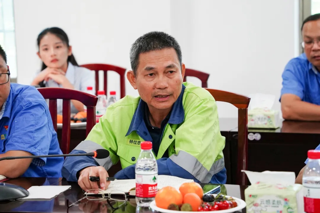 3377体育官网召开“七一”座谈会7.jpg