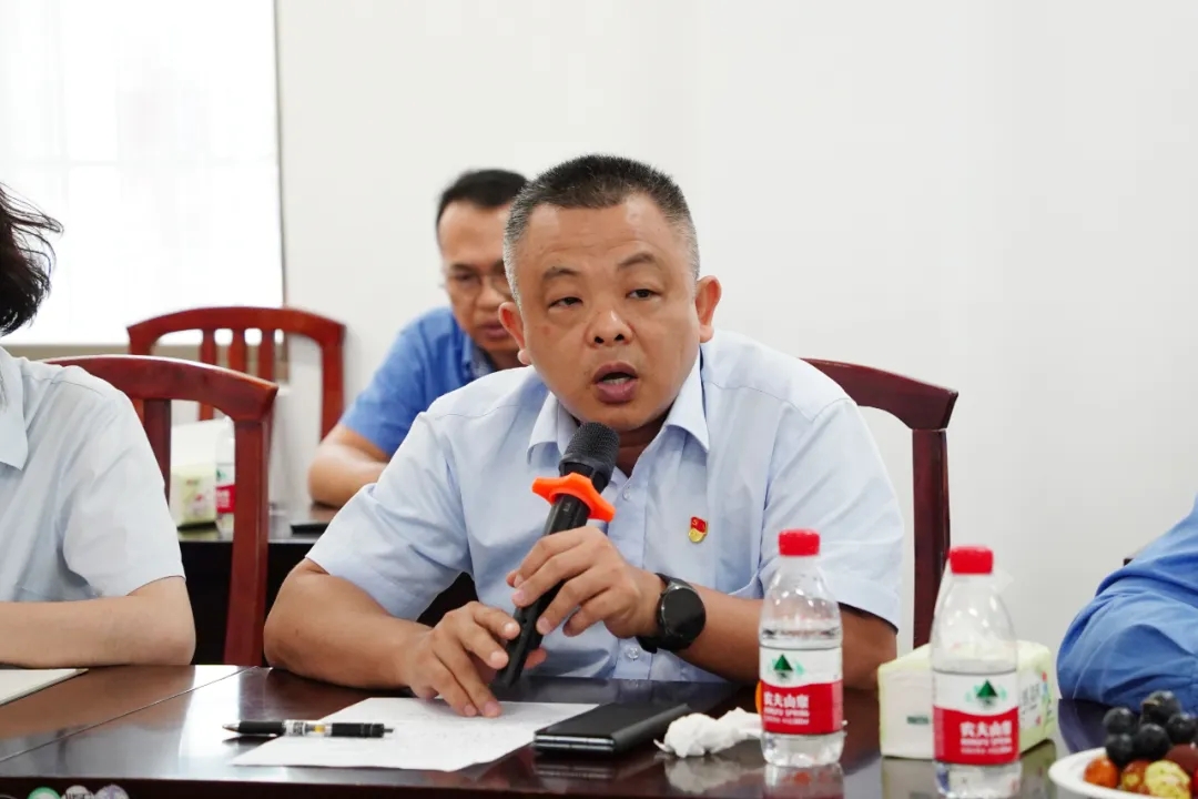 3377体育官网召开“七一”座谈会11.jpg