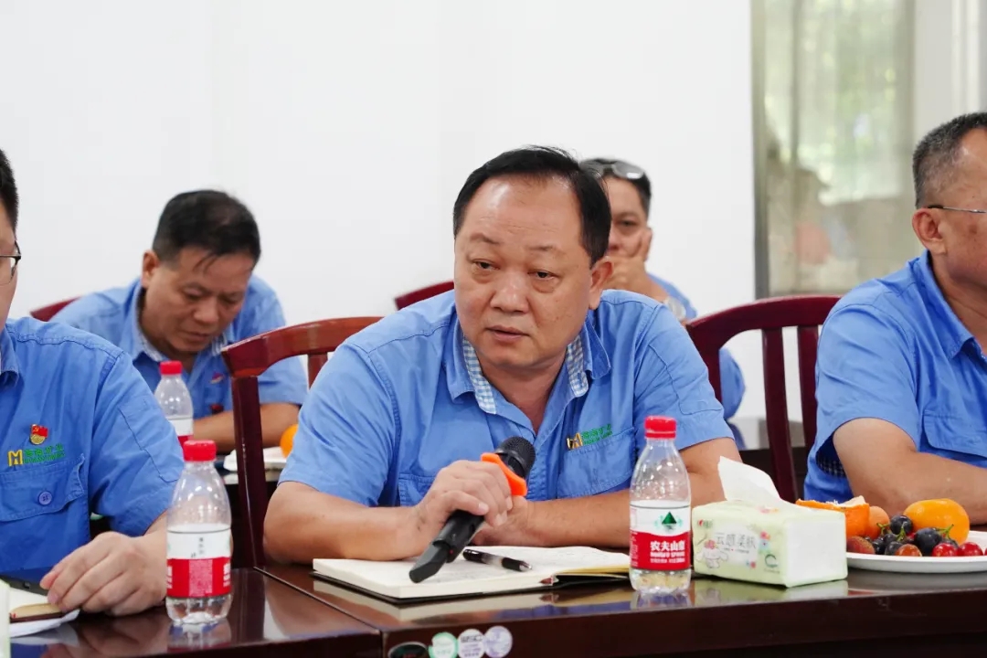 3377体育官网召开“七一”座谈会13.jpg