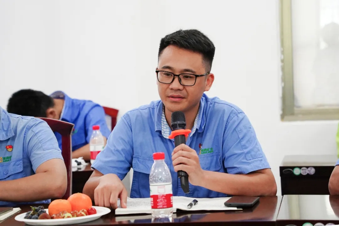3377体育官网召开“七一”座谈会14.jpg