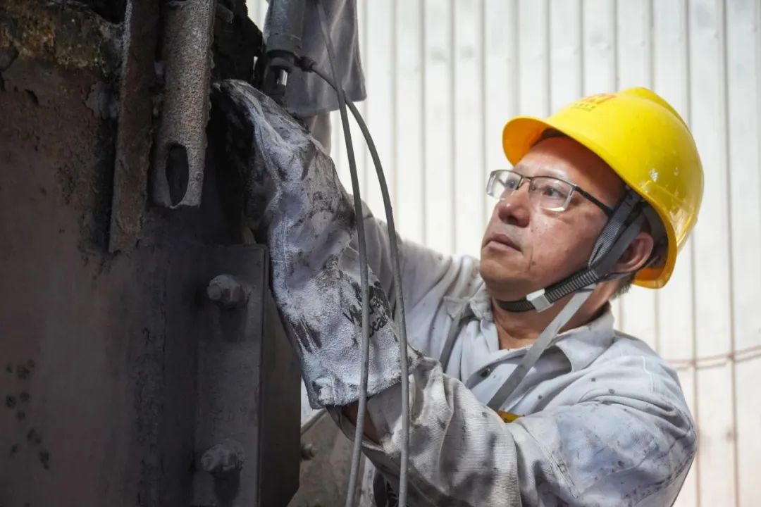 喜报 | 3377体育官网员工陈用利被授予“海南省劳动模范称号”